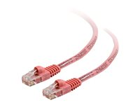 C2G Cat5e Booted Unshielded (UTP) Network Patch Cable - Kytkentäkaapeli - RJ-45 (uros) to RJ-45 (uros) - 5 m - UTP - CAT 5e - valettu, piikitön, säikeinen - vaaleanpunainen 83621