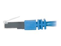 C2G Cat5e Booted Shielded (STP) Network Patch Cable - Kytkentäkaapeli - RJ-45 (uros) to RJ-45 (uros) - 15 m - STP - CAT 5e - valettu - sininen 83776